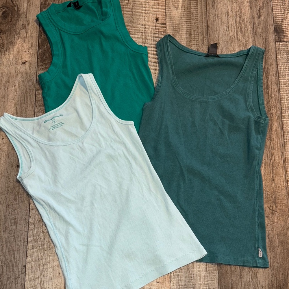 LOT OF 3 EDDIE BAUER/BANANA REPUBLIC women tank tops- size SMALL
